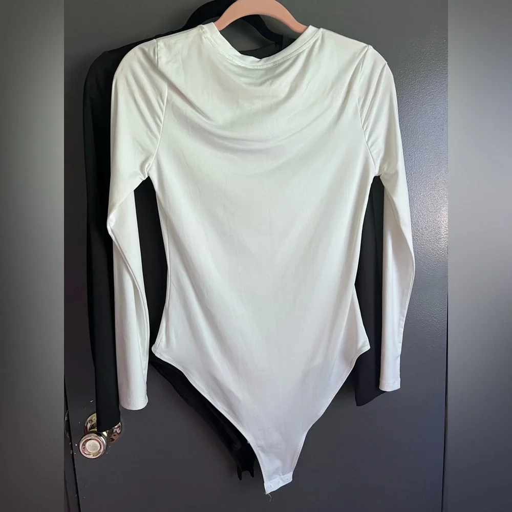 SHEIN Classic White and black Long Sleeve Bodysuits - Picture 2 of 4